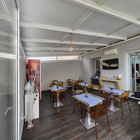 Regina Margherita Suite Napoli Esterno foto