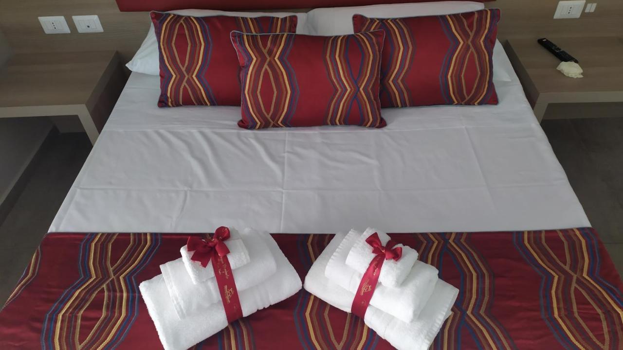 Regina Margherita Suite Napoli Esterno foto