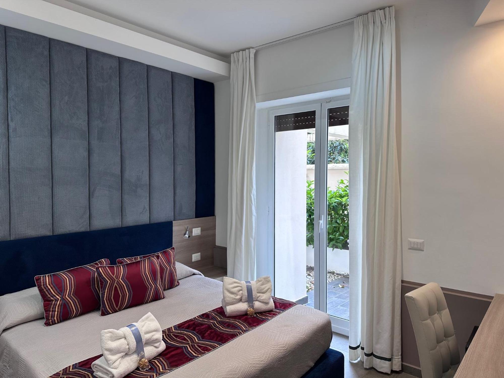 Regina Margherita Suite Napoli Esterno foto