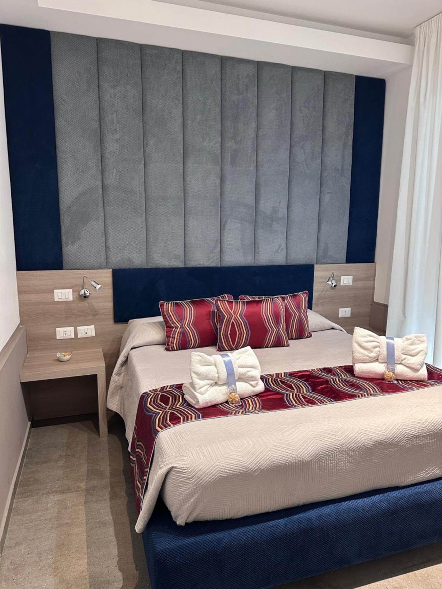Regina Margherita Suite Napoli Esterno foto